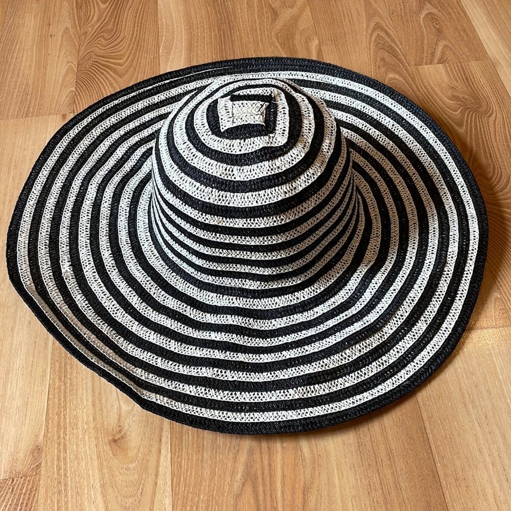 Midwest Black and White Striped Sun Hat size L